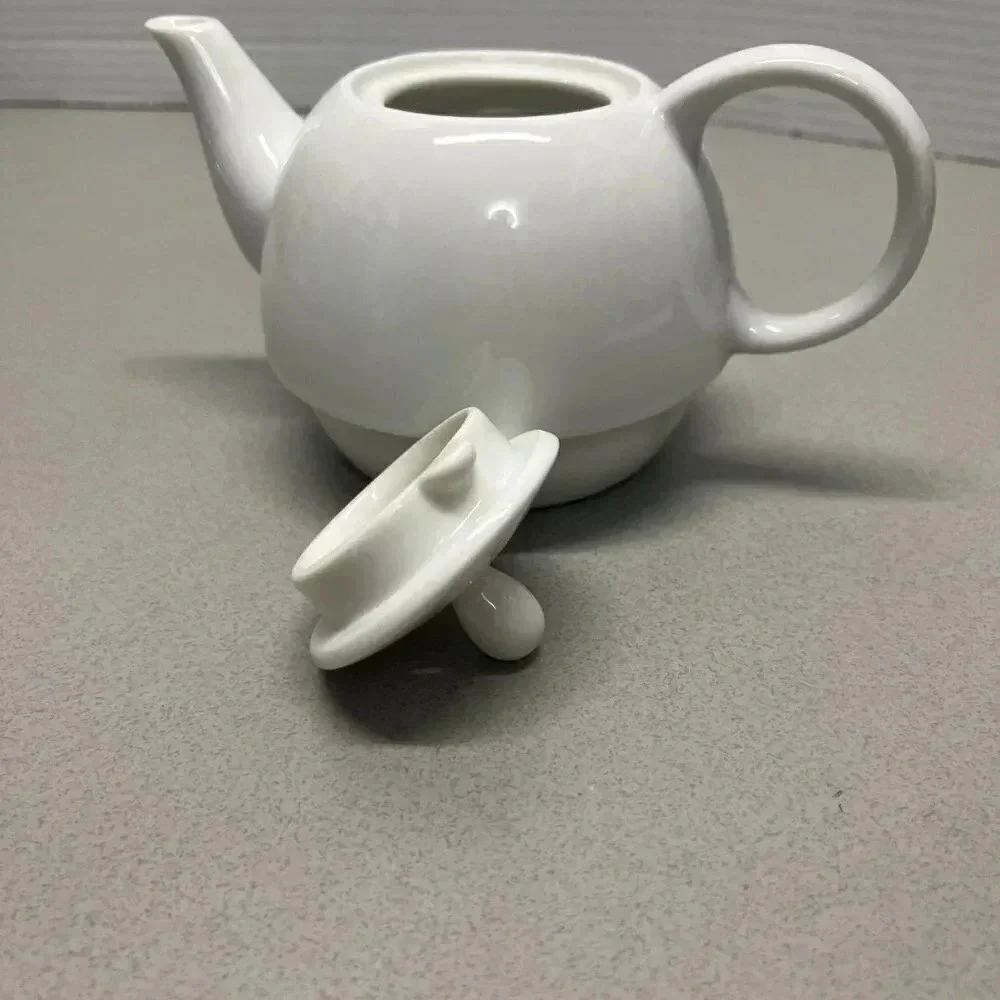 CRATE AND BARRELL WHITE TEA POT VINTAGE